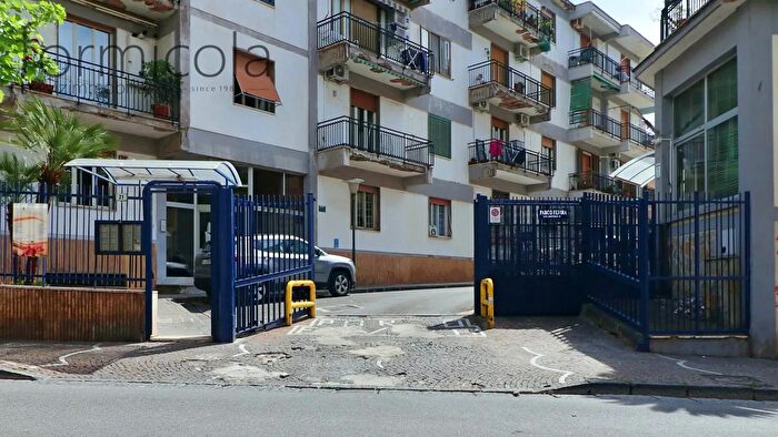 Appartamento trilocale in vendita in Portici