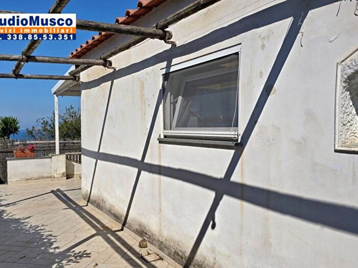 Appartamento bilocale in affitto in Traversa alla Provinciale, Centro, Capri