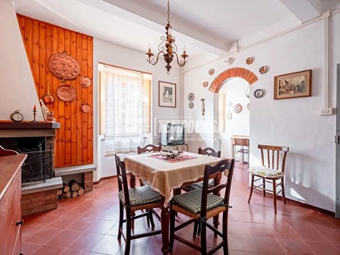 Casa trilocale in vendita in Piazza del Ponte B, Brisighella