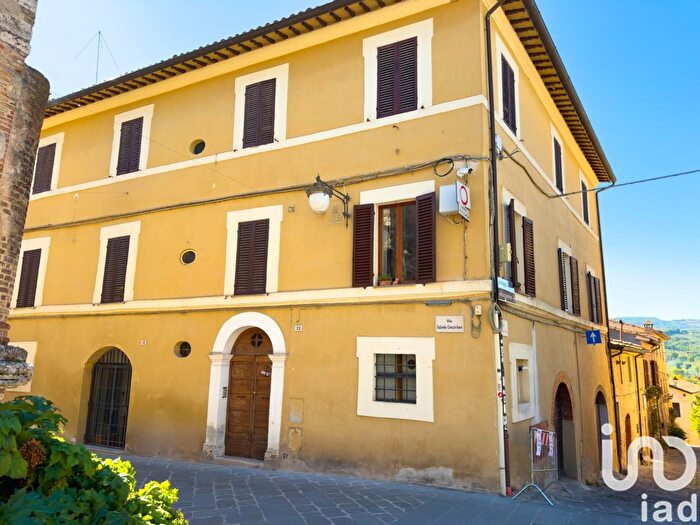 Appartamento trilocale in vendita in Via Crescimbene, Bevagna