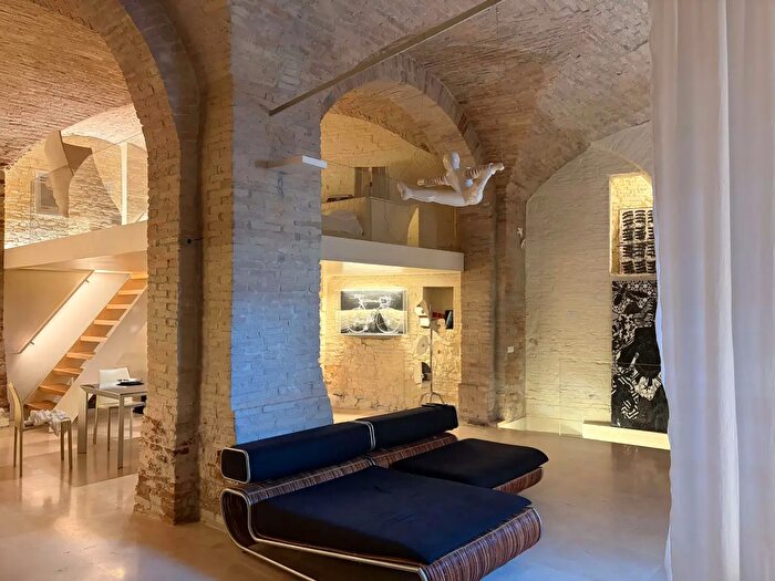 Appartamento con 5 locali in vendita in Via del Poeta, Perugia