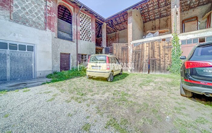 Casa trilocale in vendita in Via Cermenati, Castano Primo