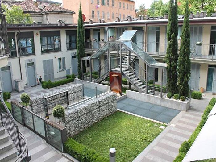 Appartamento monolocale in affitto in Via Camillo Benso di Cavour, Centro Storico, Monza