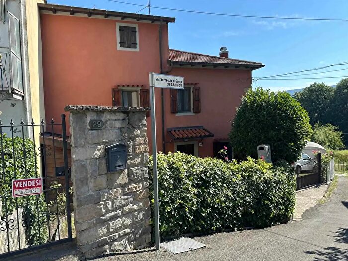 Casa quadrilocale in vendita in Via del Serraglio di Sopra, Castiglione Dei Pepoli