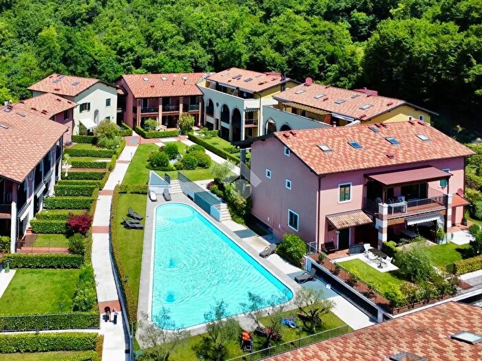 Appartamento bilocale in vendita in Via Ponte Tesina, Costermano sul Garda
