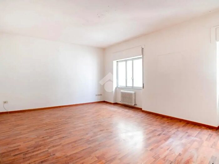 Appartamento quadrilocale in vendita in Via Cavour, Ortona