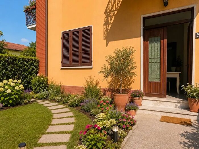 Casa trilocale in vendita in Carrara