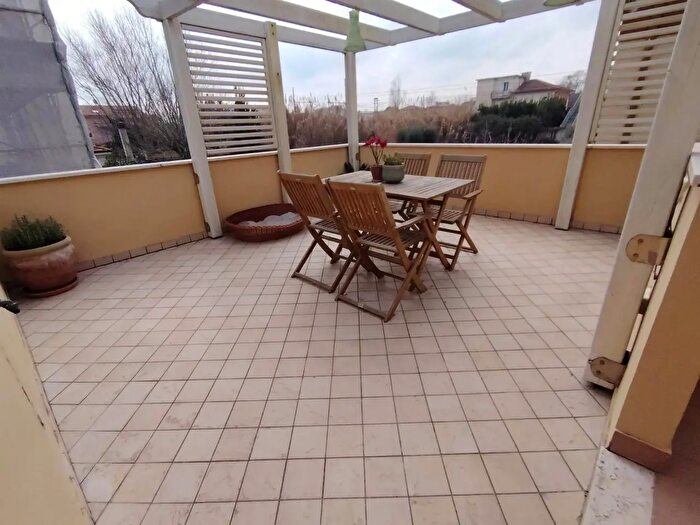 Appartamento con 8 locali in vendita in Senigallia