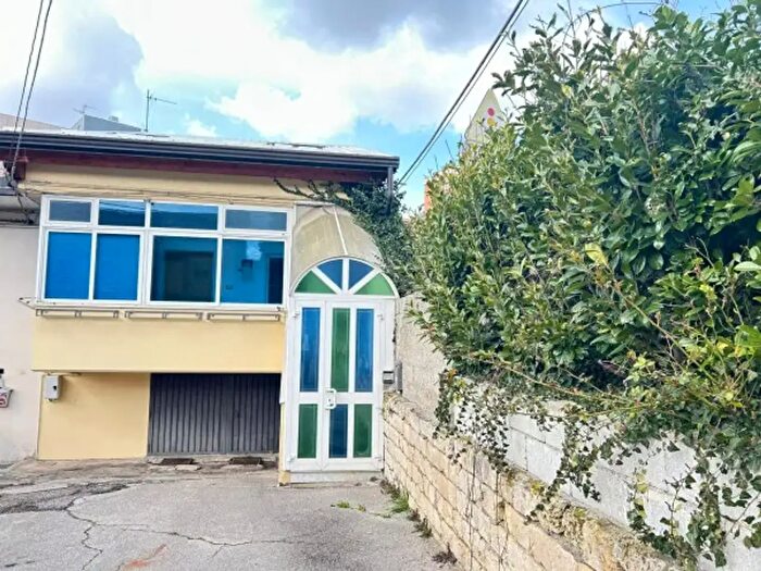 Casa con 5 locali in vendita in Via Adriatico, Potenza