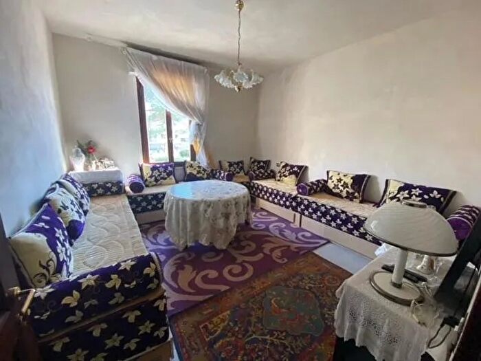 Appartamento con 5 locali in vendita in Via Francesca Santa Maria a Monte, Santa Maria A Monte