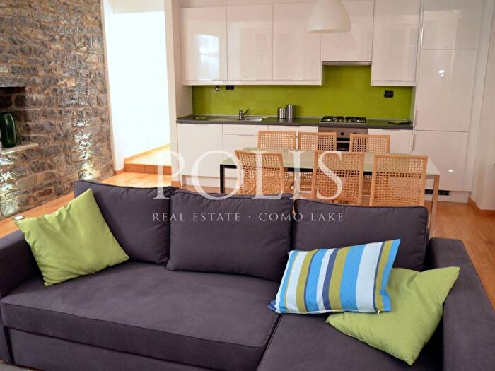 Appartamento bilocale in affitto in Via Cinque Giornate, Centro Storico, Como