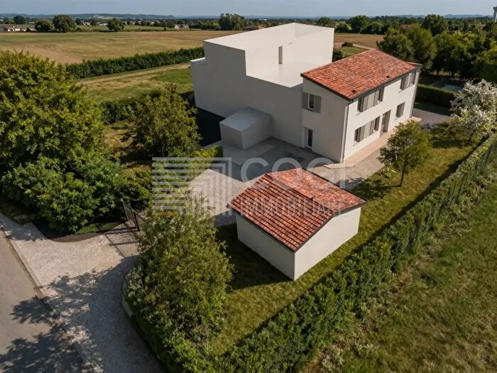 Casa quadrilocale in vendita in Imola