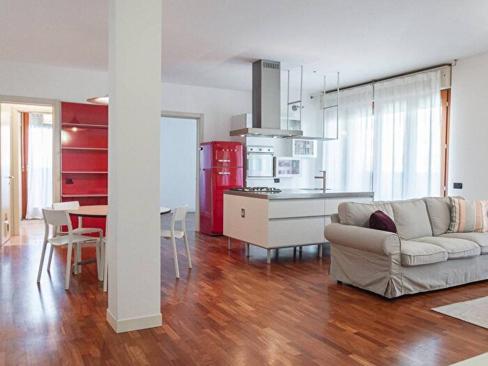 Appartamento trilocale in affitto in Via Trieste, Centro, San Donato Milanese