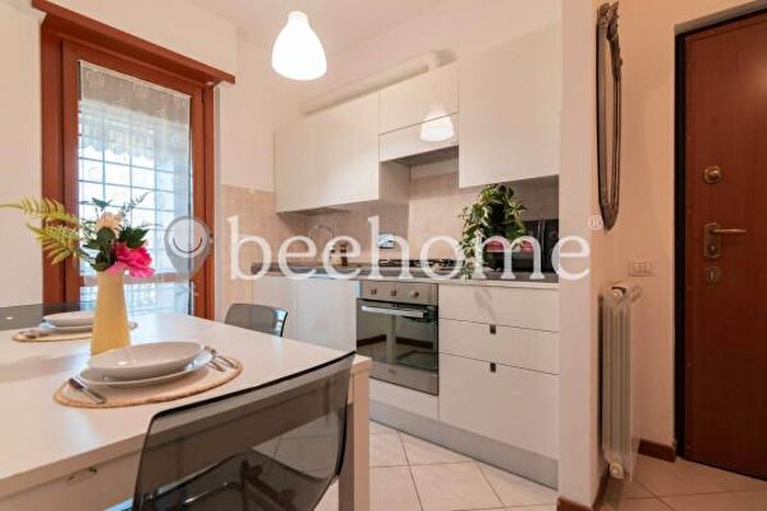 Appartamento trilocale in vendita in Via del Fontanile Nuovo, Roma