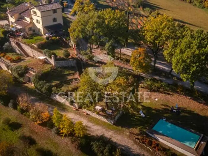 Casa con 6 locali in vendita in Via San Paolo, Spoleto