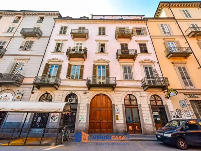 Appartamento quadrilocale in vendita in Via Giulia di Barolo, Torino