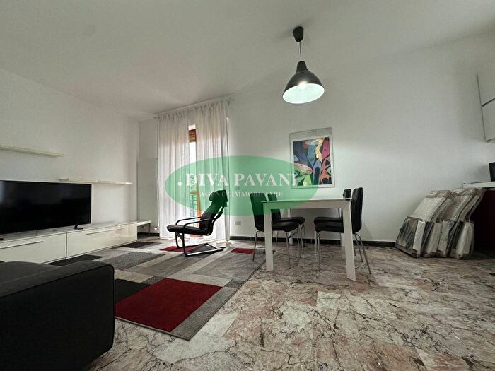 Appartamento trilocale in affitto in Via Trieste, Centro, San Donato Milanese