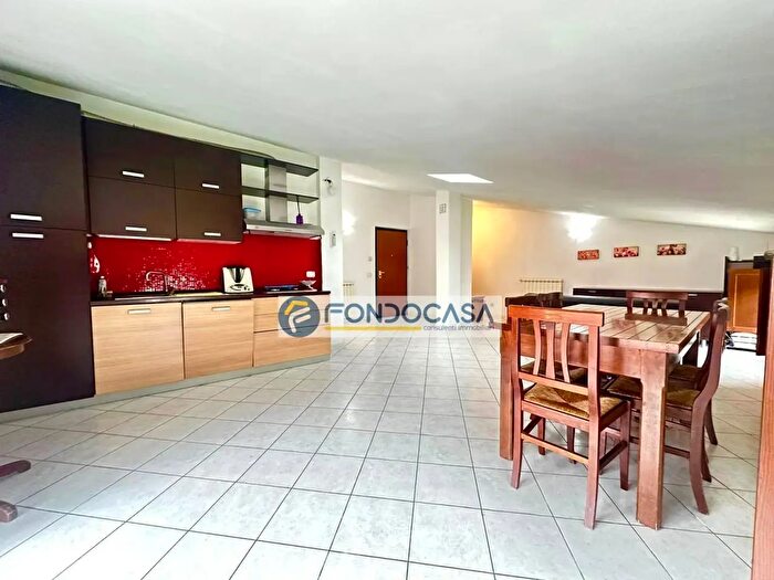 Appartamento bilocale in vendita in Via Lago, Montignoso