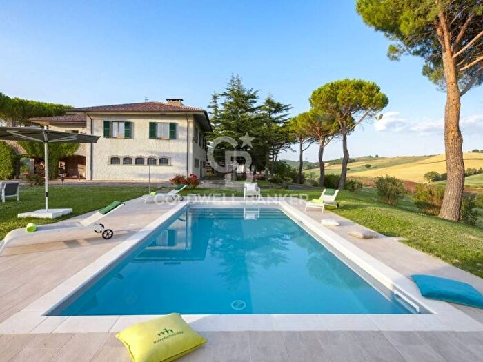 Casa con 6 locali in vendita in Vocabolo cà rogito, SantAngelo in Vado