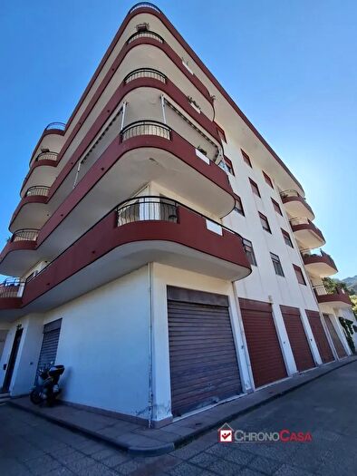 Appartamento con 5 locali in vendita in Viale Bertuccio, Messina