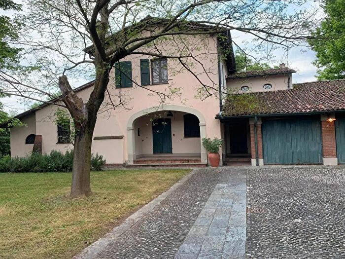 Casa con 6 locali in vendita in Via Lago Gerundo Chieve, Chieve