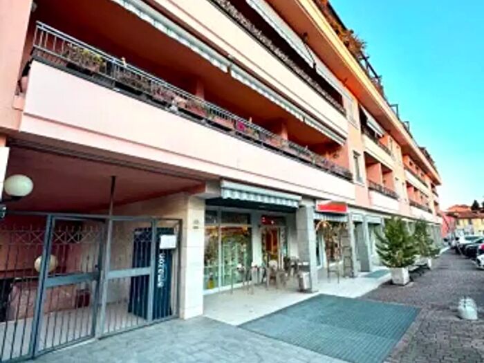 Appartamento trilocale in vendita in Via Roma, Pregnana Milanese