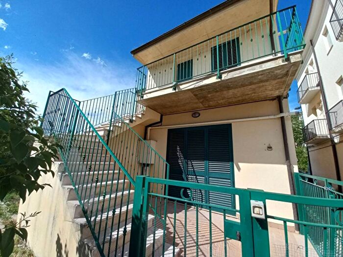 Appartamento bilocale in affitto in Via Sangro, Piane DArchi Quadroni, Archi