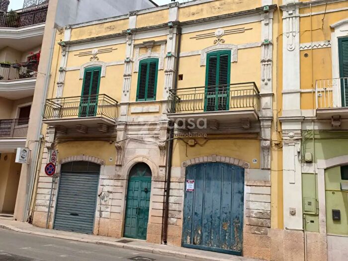 Casa con 8 locali in vendita in Via Carmine, Noicattaro