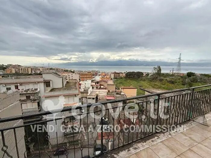 Appartamento trilocale in vendita in Via Caserta Crocevia, Reggio Calabria