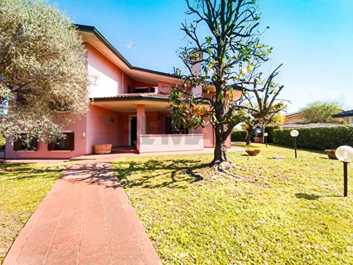 Casa con 9 locali in vendita in Via J Maritain, San Stino di Livenza