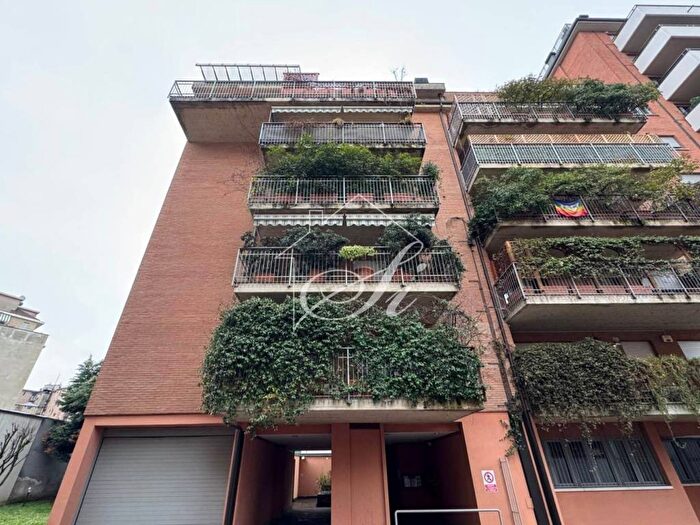 Appartamento trilocale in affitto in Via Pietro Gassendi, Certosa, Milano