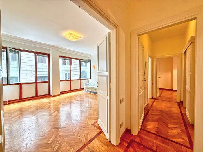 Appartamento trilocale in affitto in Via Pietro Cavallini, Prati, Roma