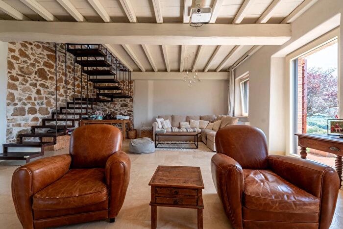 Casa con 8 locali in vendita in Località Montemerano Snc, Manciano