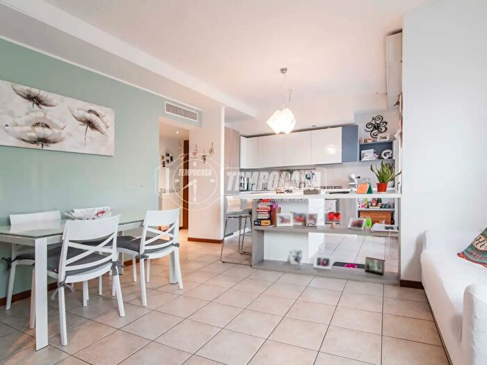 Appartamento trilocale in vendita in Mozzate