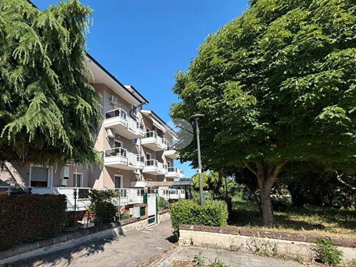 Appartamento con 5 locali in vendita in Via Benedetto Profeta, Cepagatti