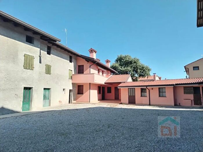 Casa quadrilocale in vendita in Via Corno, Gonars