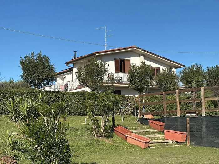 Casa con 6 locali in vendita in Follonica
