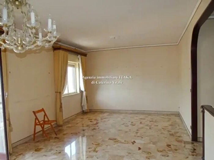 Appartamento con 6 locali in vendita in Corso dei Mille, Palermo