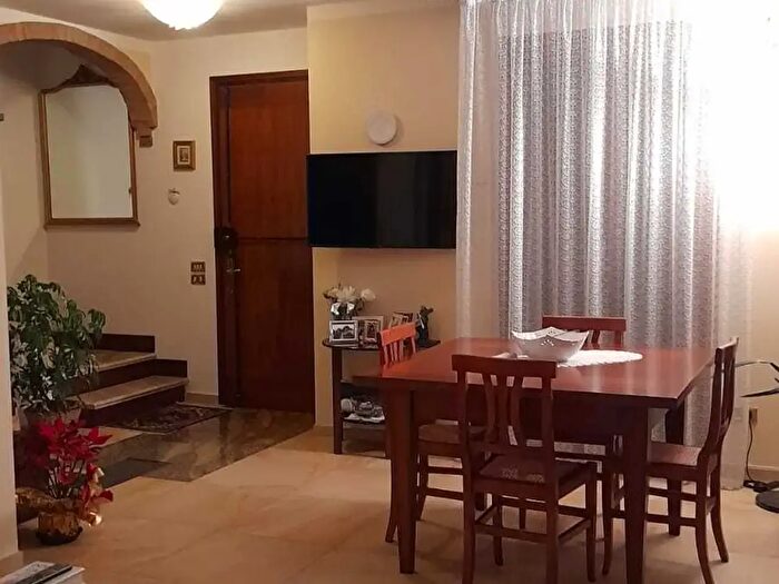 Casa con 6 locali in vendita in Villadose