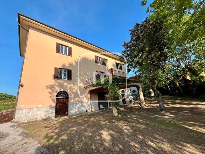 Casa con 6 locali in vendita in Via Valle dellOste, Artena