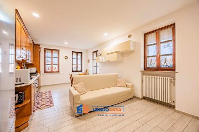 Case in Vendita e in Affitto - 2