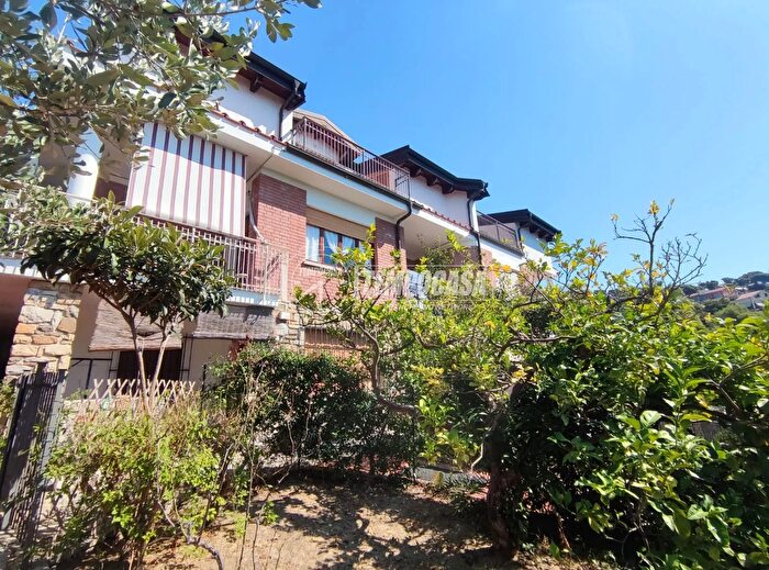 Appartamento trilocale in vendita in Andora