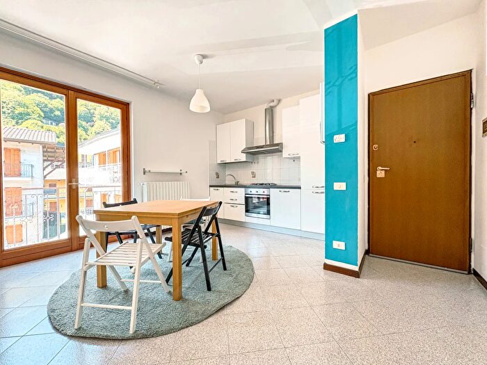 Appartamento trilocale in vendita in Via Alto Vergante, Brovello Carpugnino