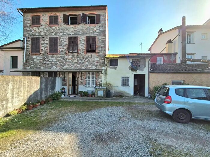 Casa con 6 locali in vendita in a dei Leri, Capannori