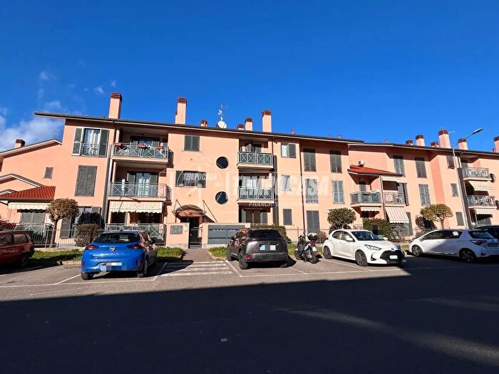 Appartamento bilocale in vendita in Via Giuseppe Verdi, Buscate