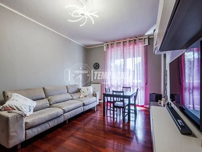 Appartamento trilocale in vendita in Via Alessandro Manzoni, Trezzano Sul Naviglio