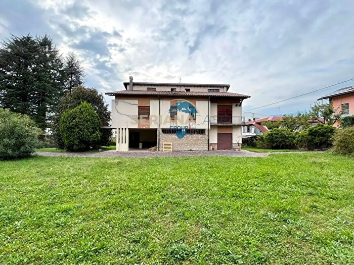 Casa con 5 locali in vendita in Via Ca' dell'Agro, Gandino