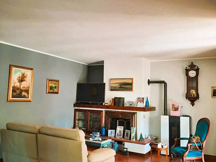 Casa con 15 locali in vendita in Piacenza