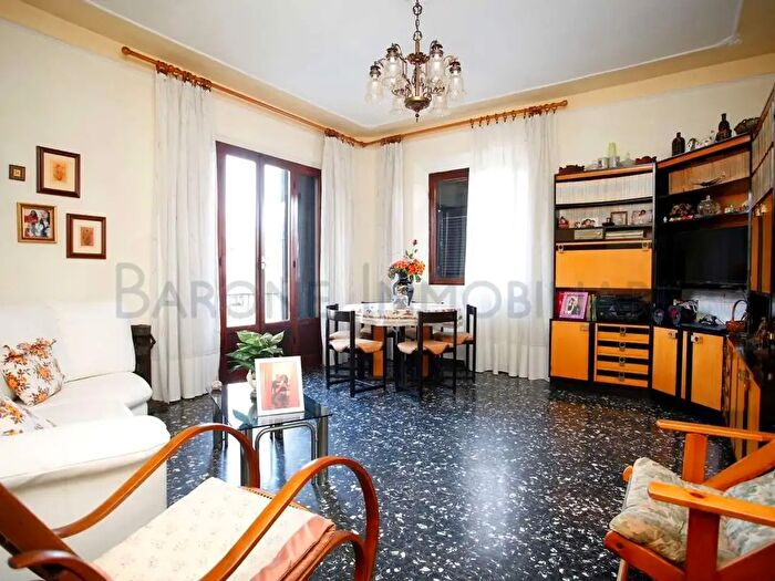 Appartamento quadrilocale in vendita in Via Filattiera, Carrara