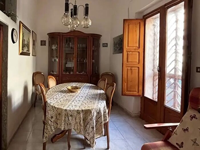 Casa bilocale in vendita in Via Caprera, Canosa Di Puglia
